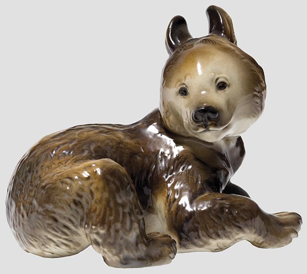 Lying Bear, model No. 8, Allach