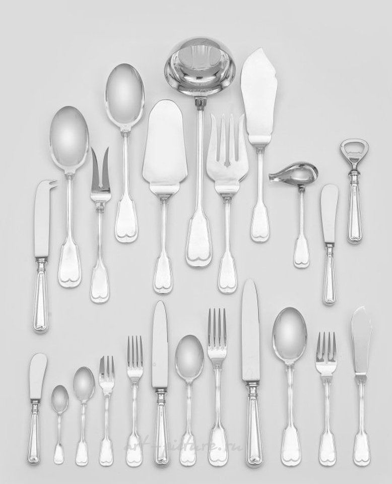 Extensive tableware set for 12 persons.