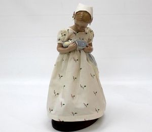 An annual porcelain doll Maria Mary. Bing & Grondahl