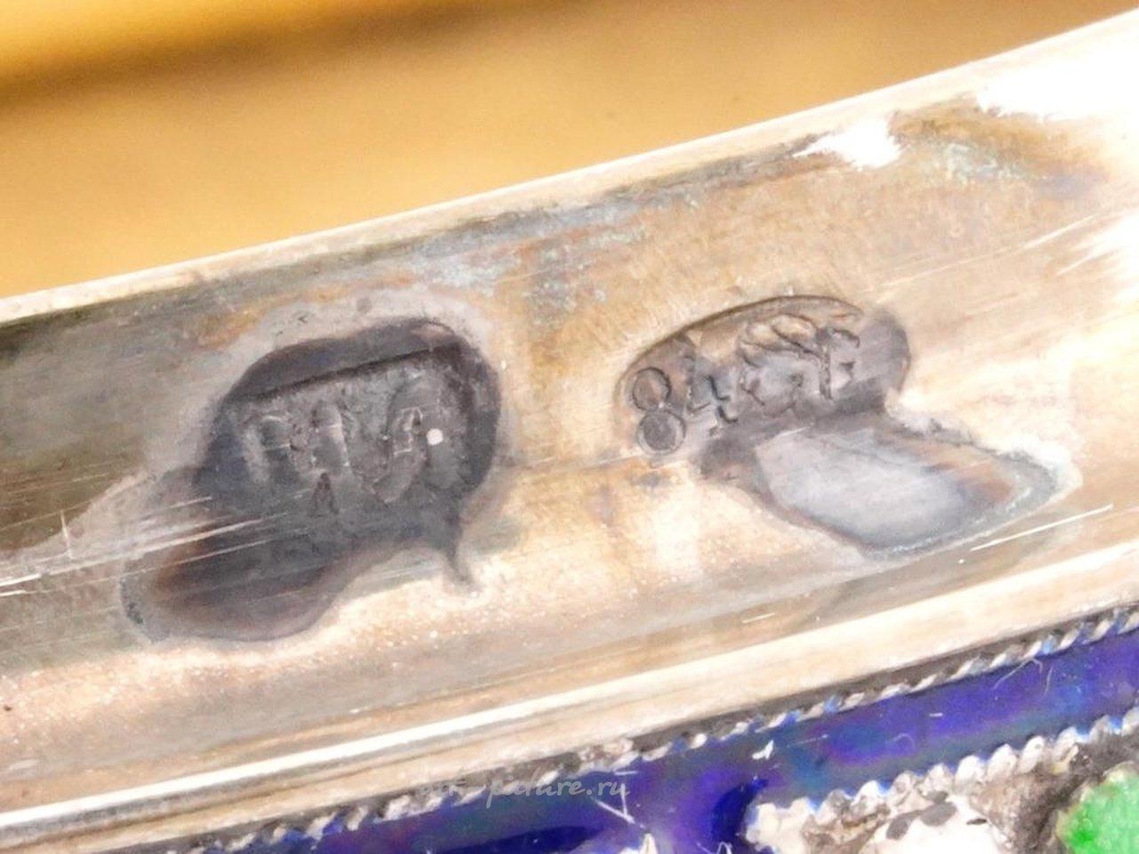 Русское серебро , Русское серебряное позолоченное яйцо с эмалью на Пасху
