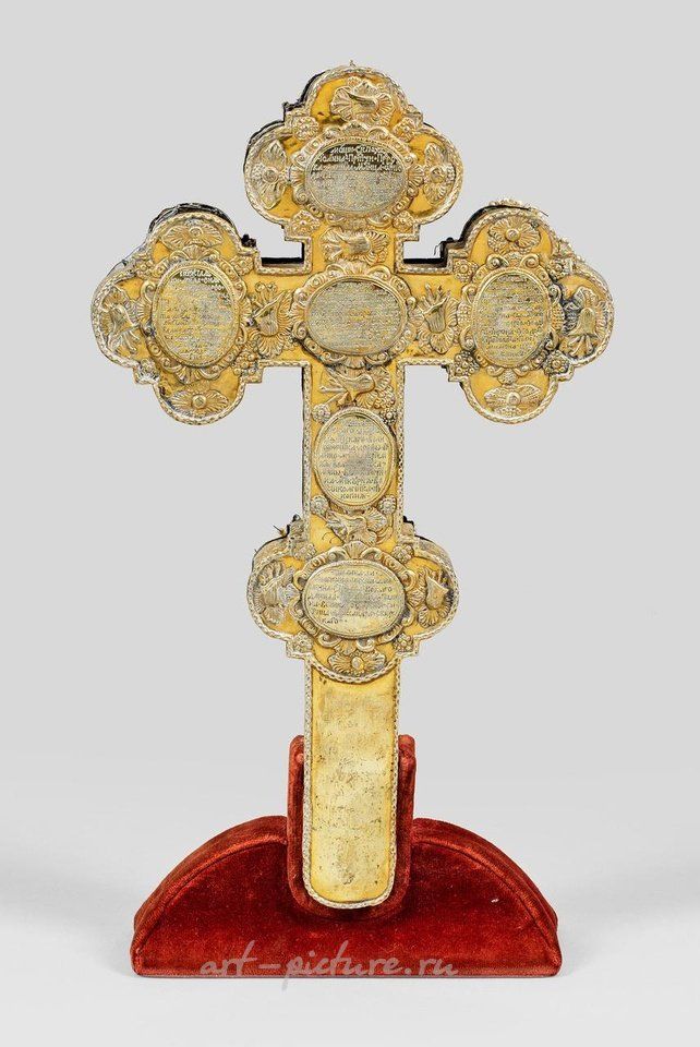Русское серебро , Изысканно изготовленный реликварийный крест высочайшего качества