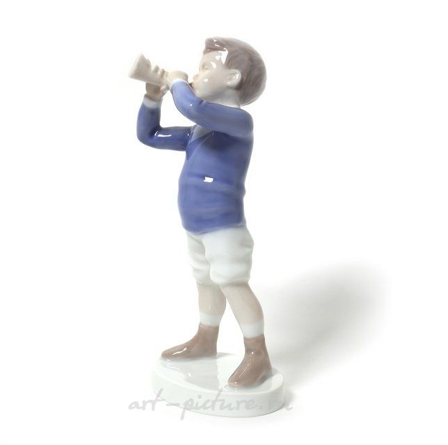 Porcelain figurine (statuette) Boy with a flute Bing & Grondahl