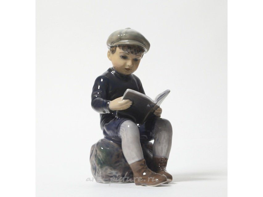 Фарфоровая статуэтка Читающий мальчик, Dahl-Jensen