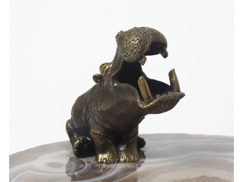 Авторская скульптура ручной работы "Бегемоты". Бронза, агат.