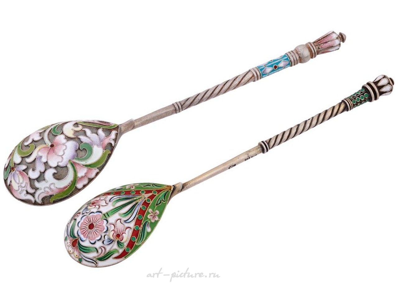 Русское серебро , Серебряные чайные ложки с позолотой и эмалью в технике клоизонне