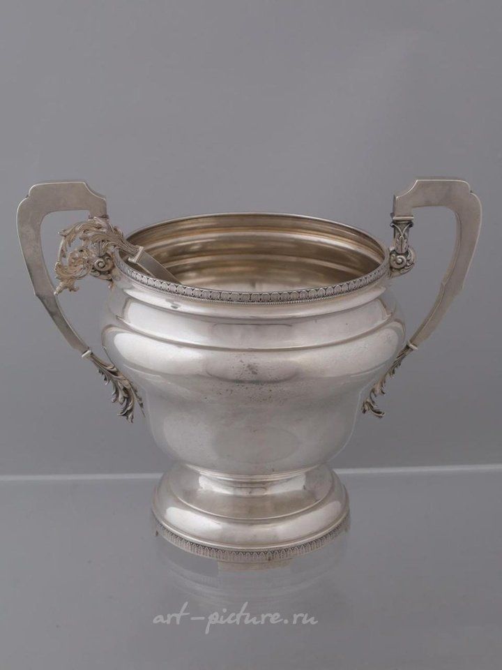 Русское серебро , Русский серебряный комплект для пунша, состоящий из чаши и черпака