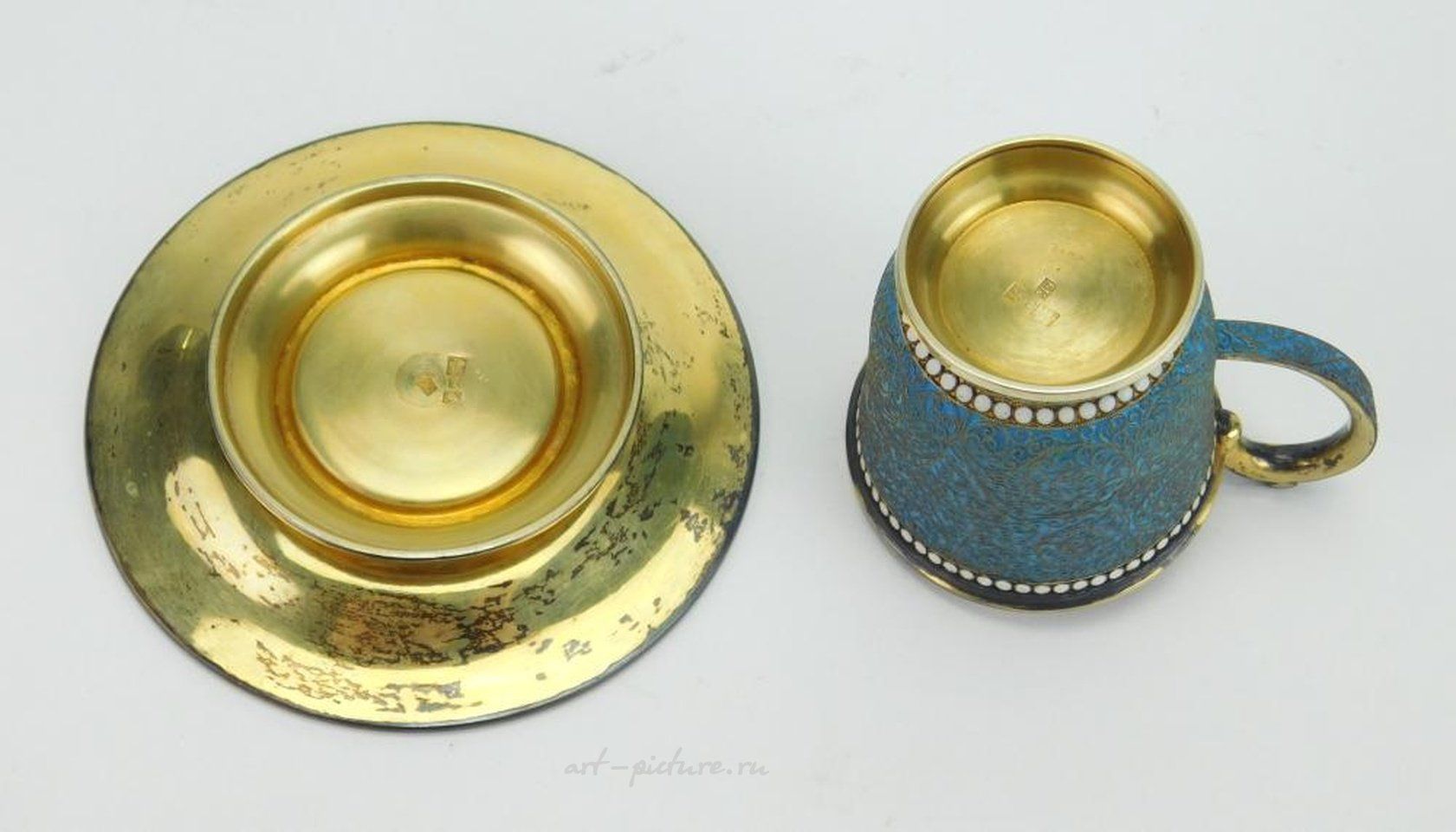Русское серебро , Серебряная чашка и блюдце с эмалью в технике клоизонне