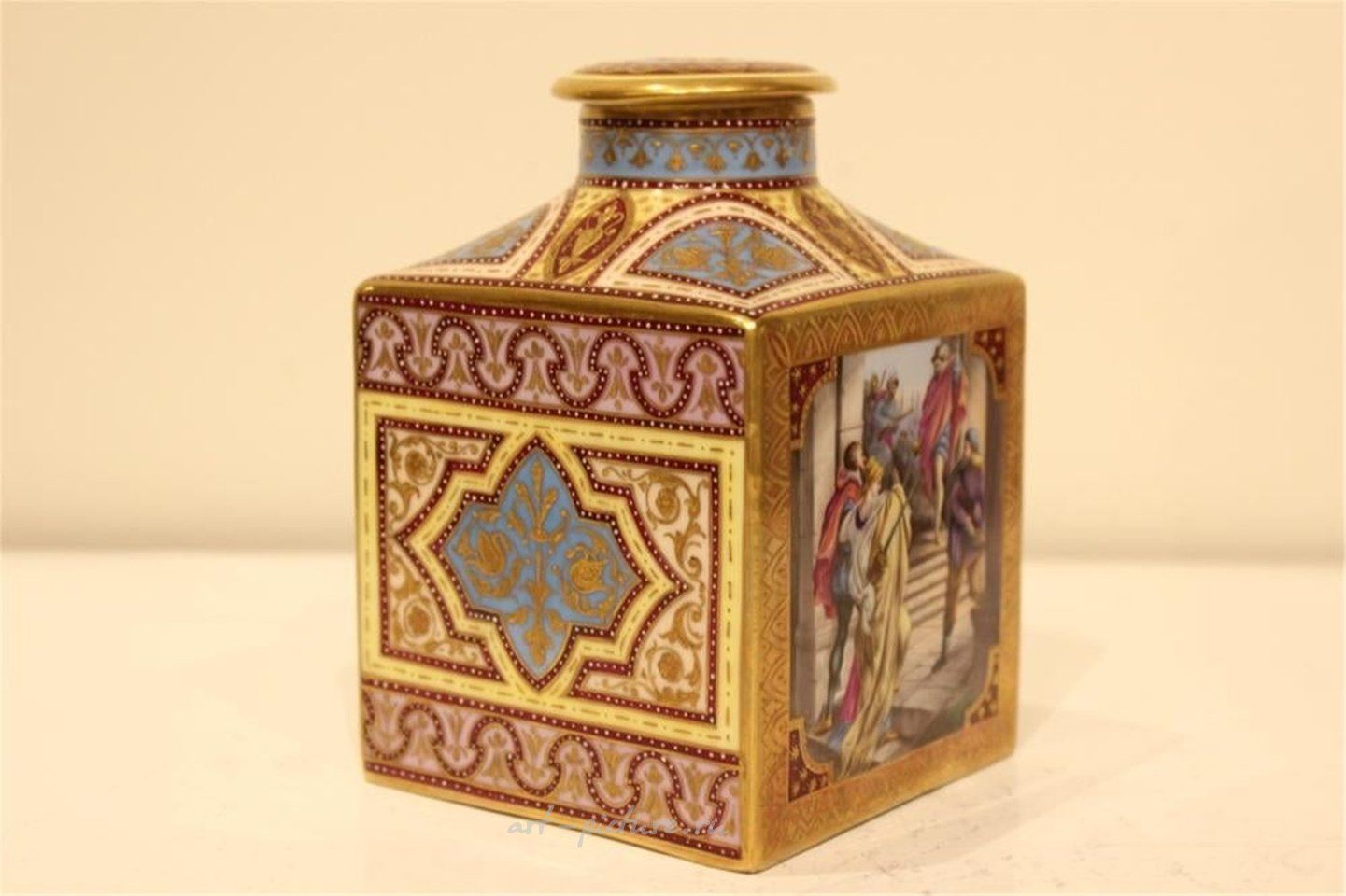 Royal Vienna Porcelain , Fine Vienna Tea Caddy in Perfect Condition