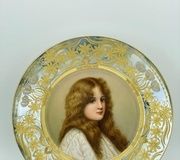 Фарфоровая тарелка с портретом в стиле ар-нуво, подписанная Вагнером