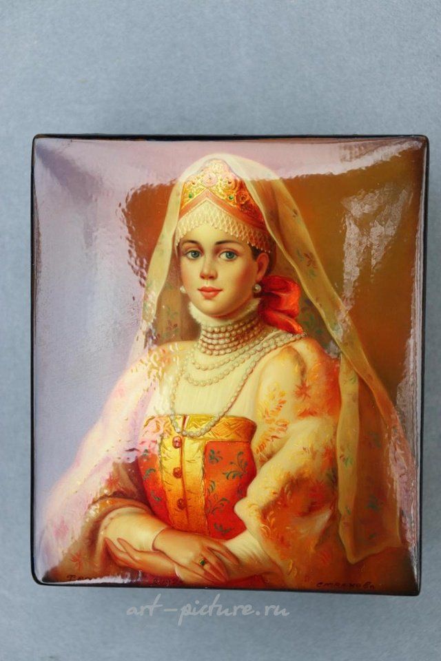 Русское серебро , Миниатюрный портрет принцессы Зинаиды Юсуповой, выполненный вручную