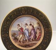 Столик с изображением Трех Граций из Royal Vienna
