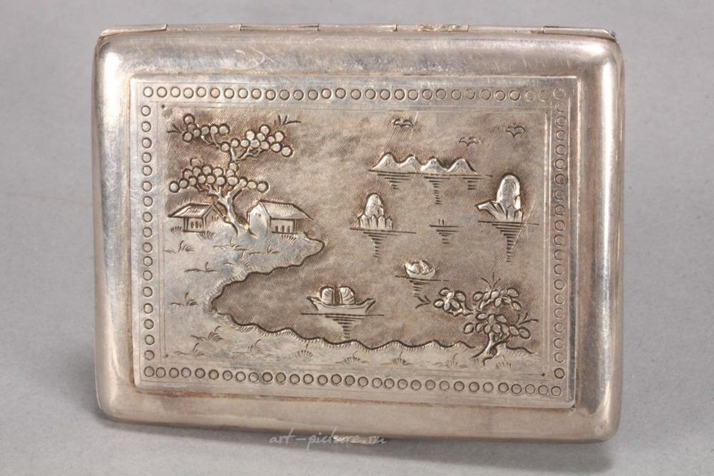 Русское серебро , Серебряный портсигар.