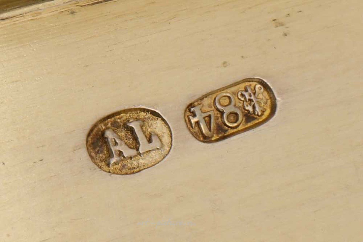 俄罗斯银 , 尼古拉二世时期的19世纪末俄罗斯84纯度银碗