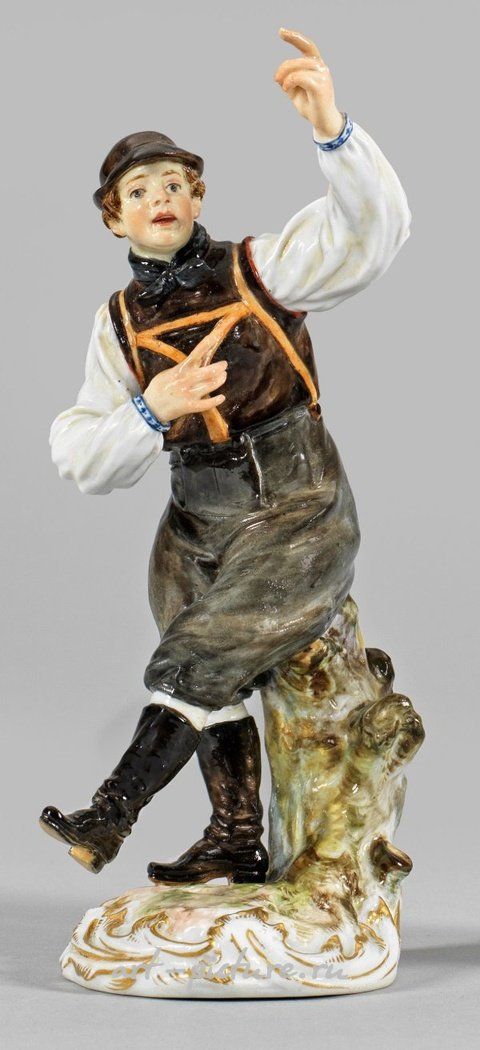  Фарфоровая фигура крестьянского мальчика в традиционном костюме Альтенбурга