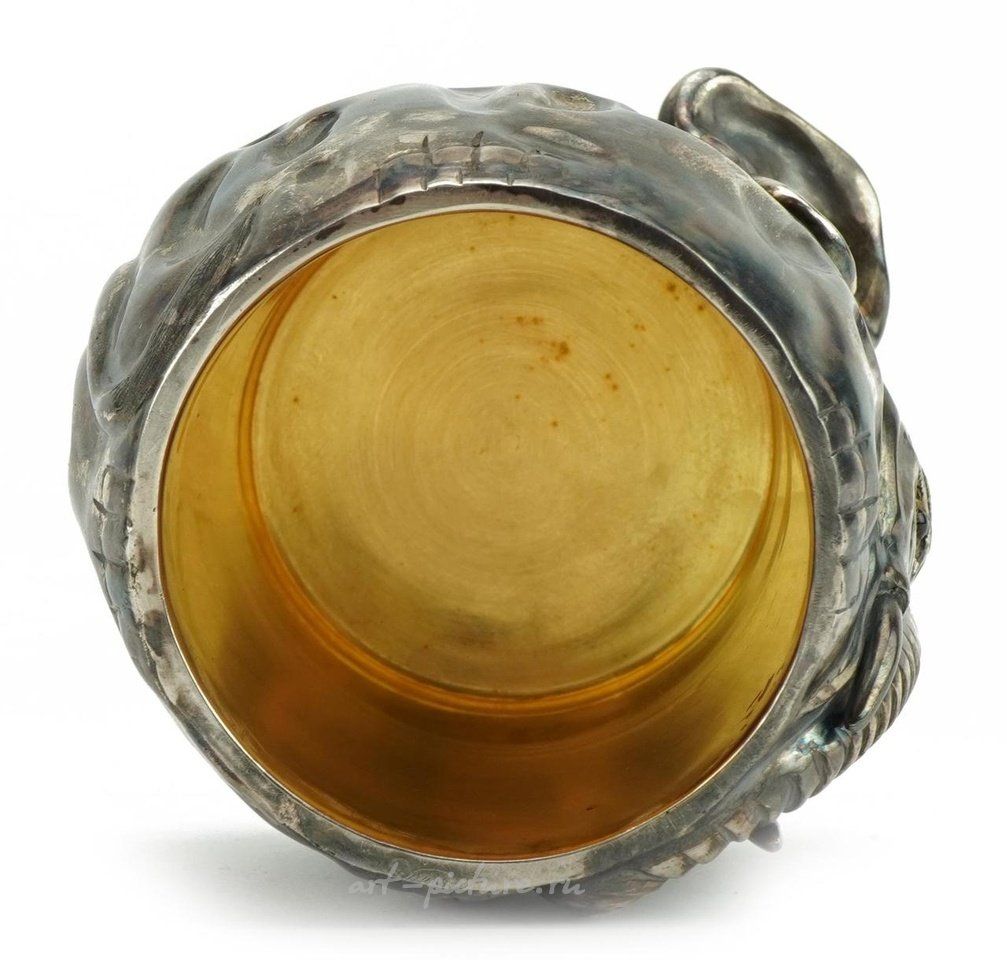 Русское серебро , Литой серебряный позолоченный стаканчик для водки