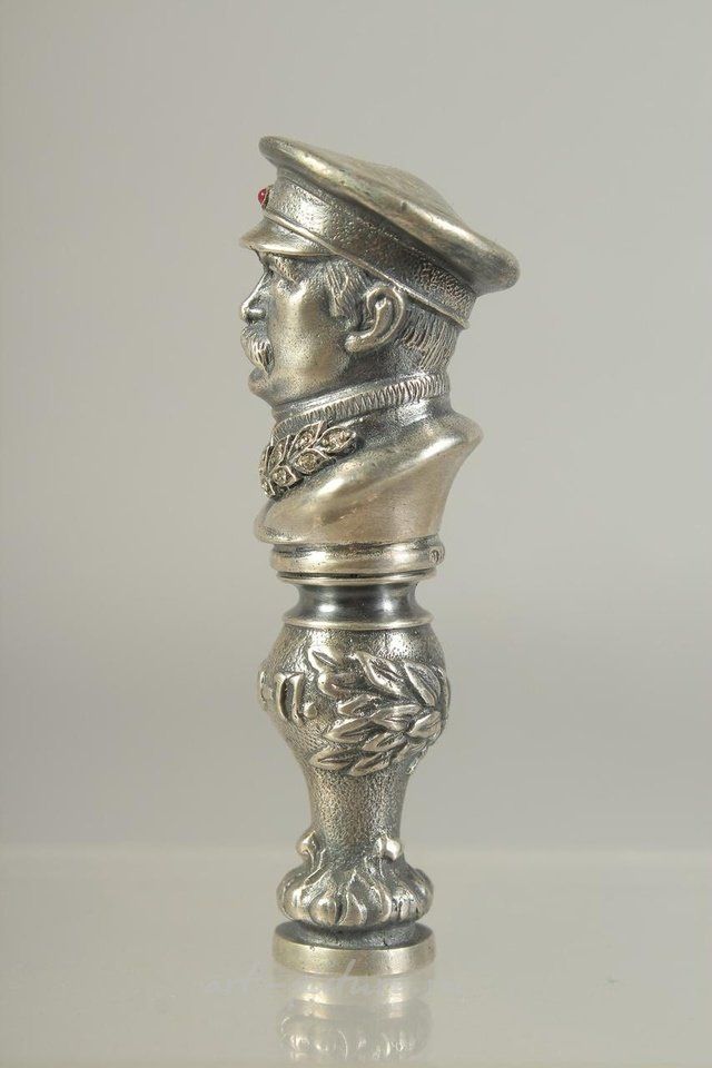 Русское серебро , Русская серебряная печатка для письменного стола 1870-11 года с инкрустацией бриллиантами.