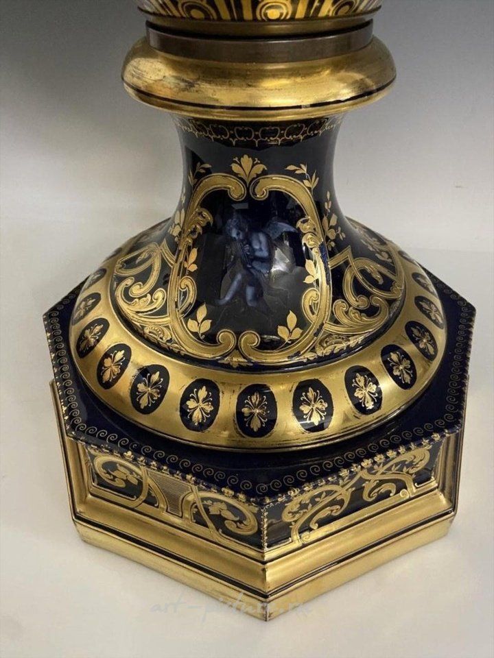 Royal Vienna , Фарфоровые вазы Royal Vienna, около 1880 года