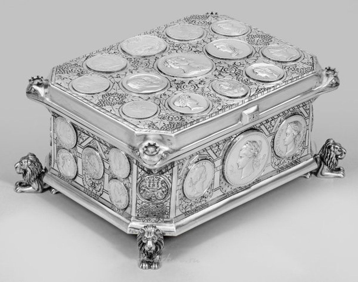 Extraordinary, heavy decorative casket