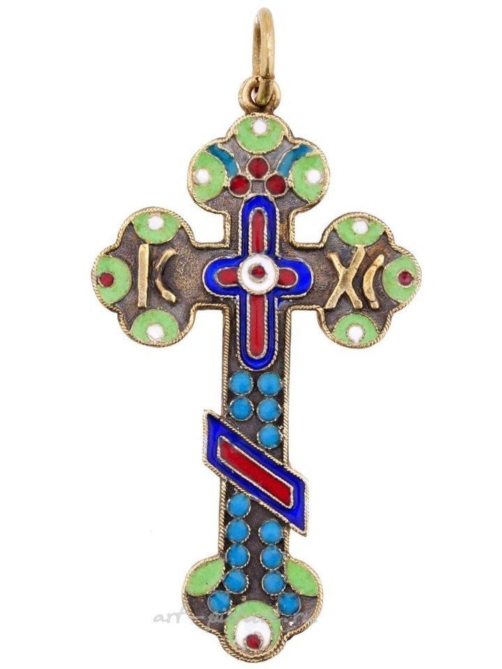 Русское серебро , Подвеска из русского позолоченного серебра, изображающая православный крест.