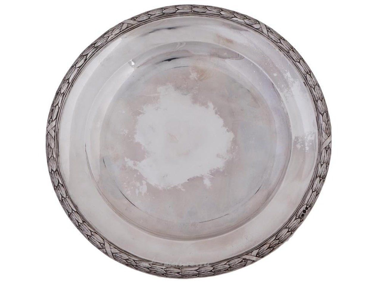 Русское серебро , Монументальная серебряная супница круглой формы