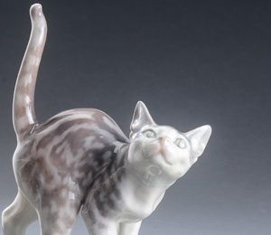 Porcelain figurine cat, Dahl-Jensen, 20th century.