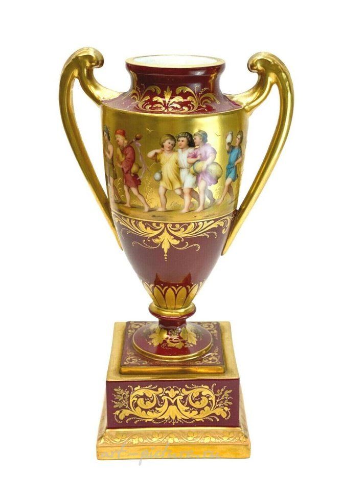 Royal Vienna , Роскошная ваза ручной работы из фарфора с ручками, около 1920 года