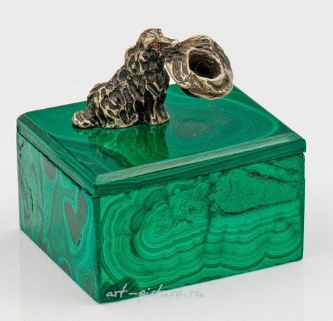 俄罗斯银, 小绿松石盒子，带有雕刻的手柄