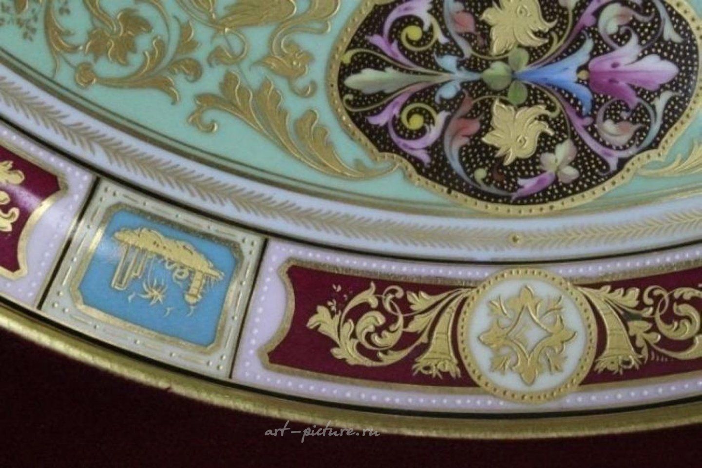 Royal Vienna Porcelain , A LARGE 19TH CENTURY ROYAL VIENNA CHARGER