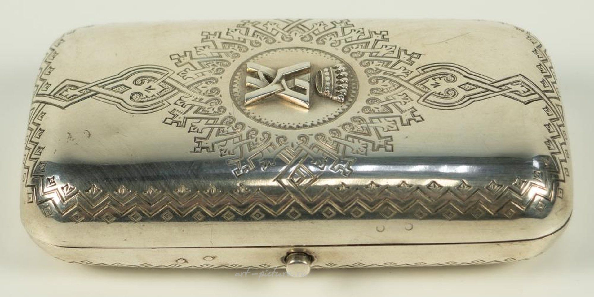 Русское серебро , Русский серебряный сигаретный кейс