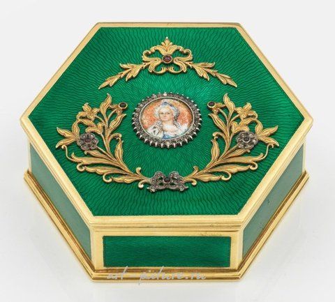 Russian silver, Decorative box with miniature portrait