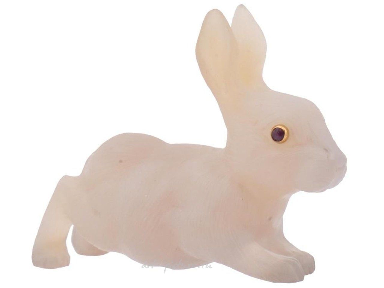 Русское серебро , Русская резная фигурка кролика из халцедона, выполненная вручную