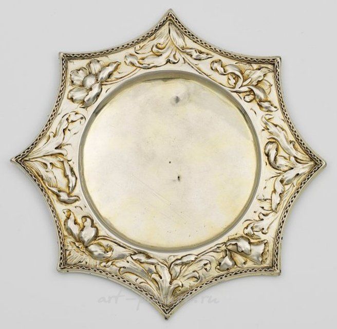 Редкое барочное серебряное блюдо в форме звезды от Хармана Людерса (1658 год)