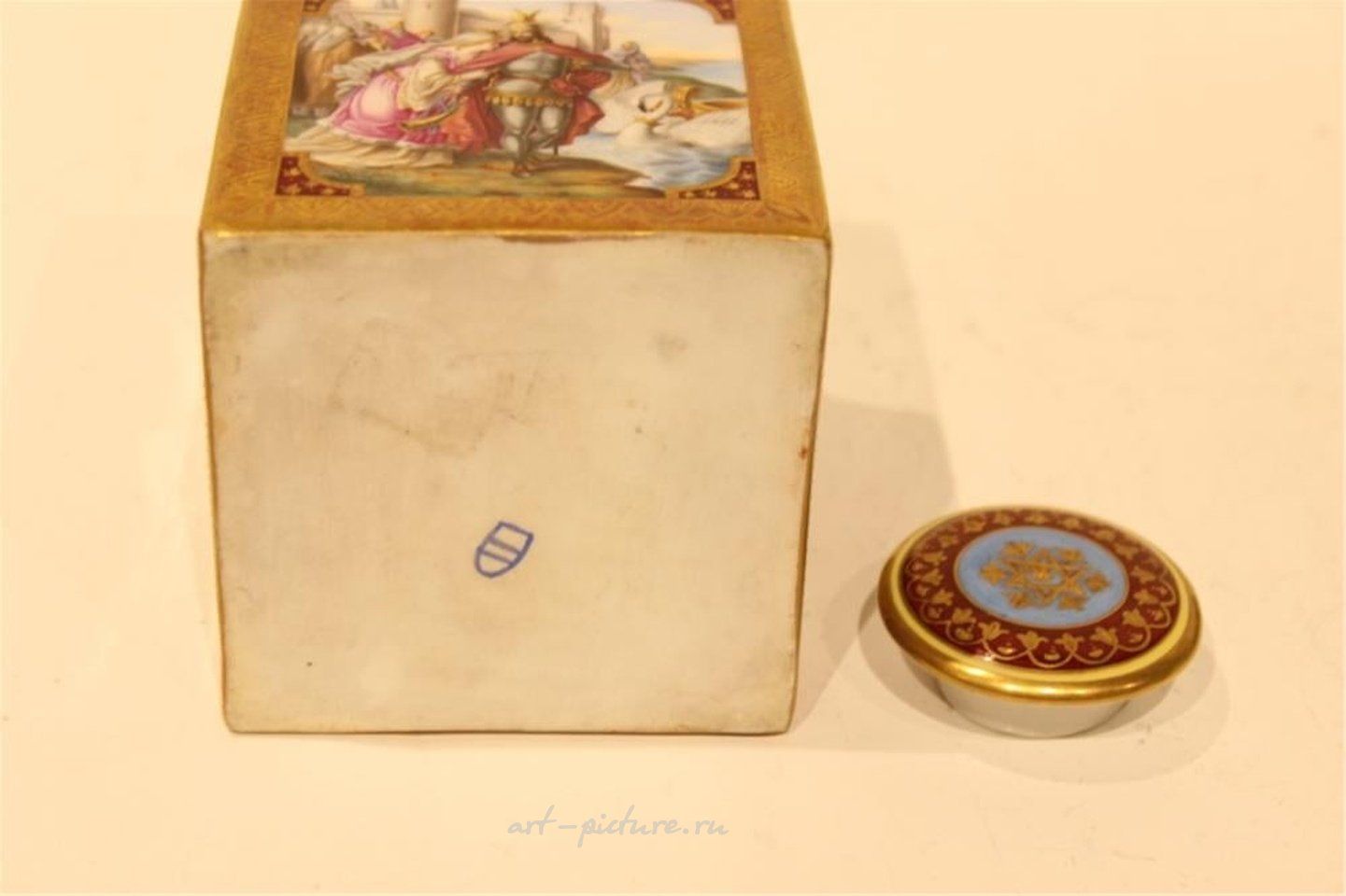 Royal Vienna Porcelain , Fine Vienna Tea Caddy in Perfect Condition