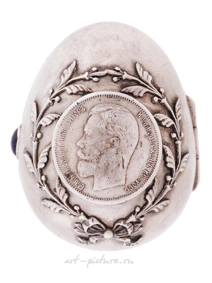 Русское серебро , Русская серебряная коробка в форме яйца