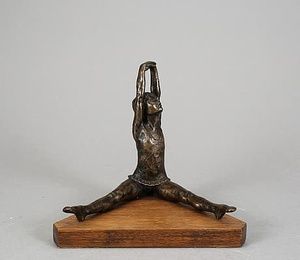 "Gymnast".Limited series.Height - 17 cm. Length / base width: 19.5 x 15 cm.