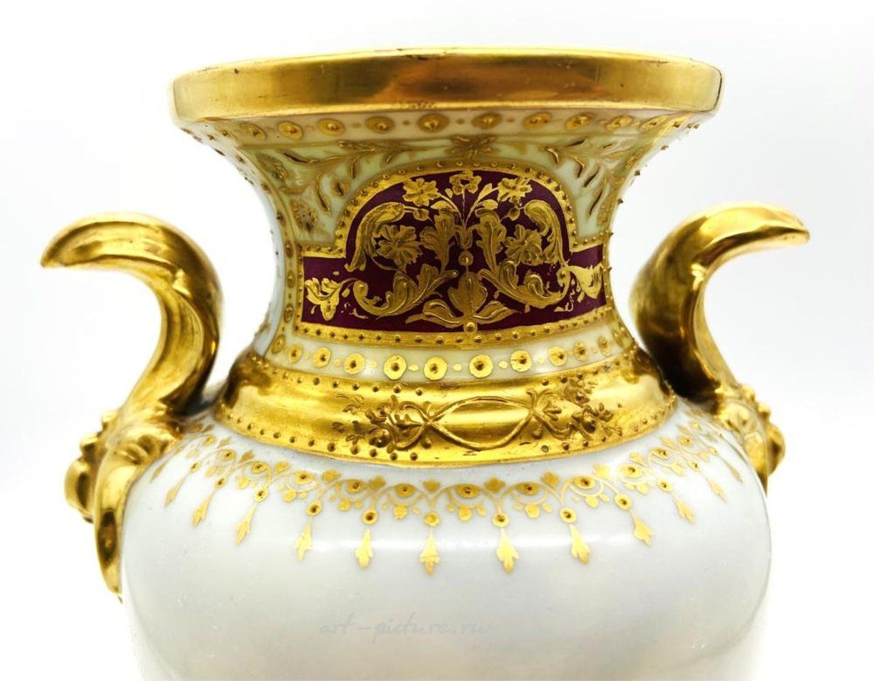 Royal Vienna , Ваза из фарфора 19 века с ручной росписью и золотыми узорами из Royal Vienna