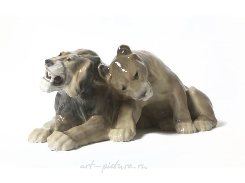 Фарфоровая статуэтка "Лев с львицей" Bing & Grondahl