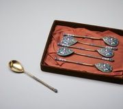 Итальянский серебряный мастер, XX век. Серебряный предмет с эмалью и двумя ручками...