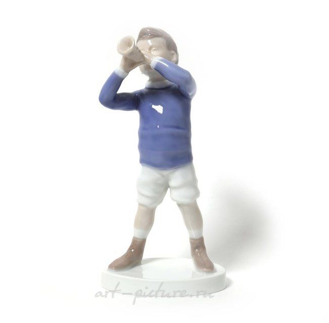 Porcelain figurine (statuette) Boy with a flute Bing & Grondahl