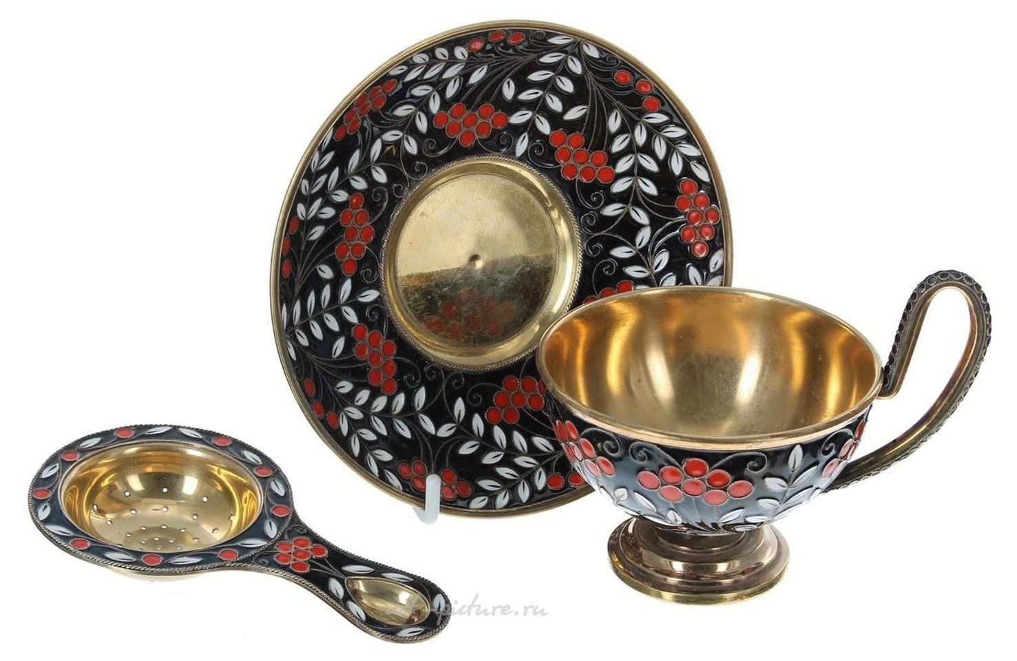 Русское серебро , Чашка, блюдце и ситечко для чая из русского серебра с позолотой