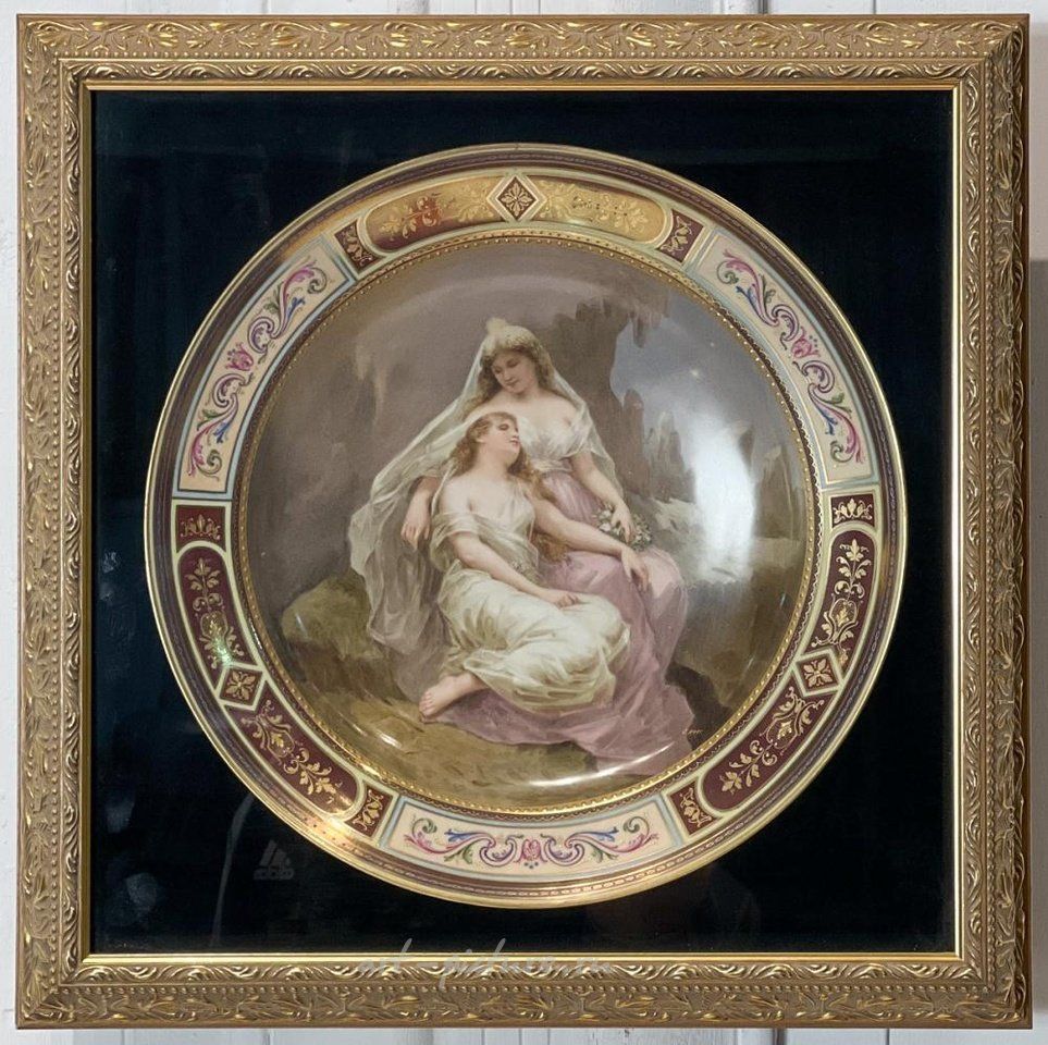 Royal Vienna , Тарелка с изображением двух богинь из Royal Vienna