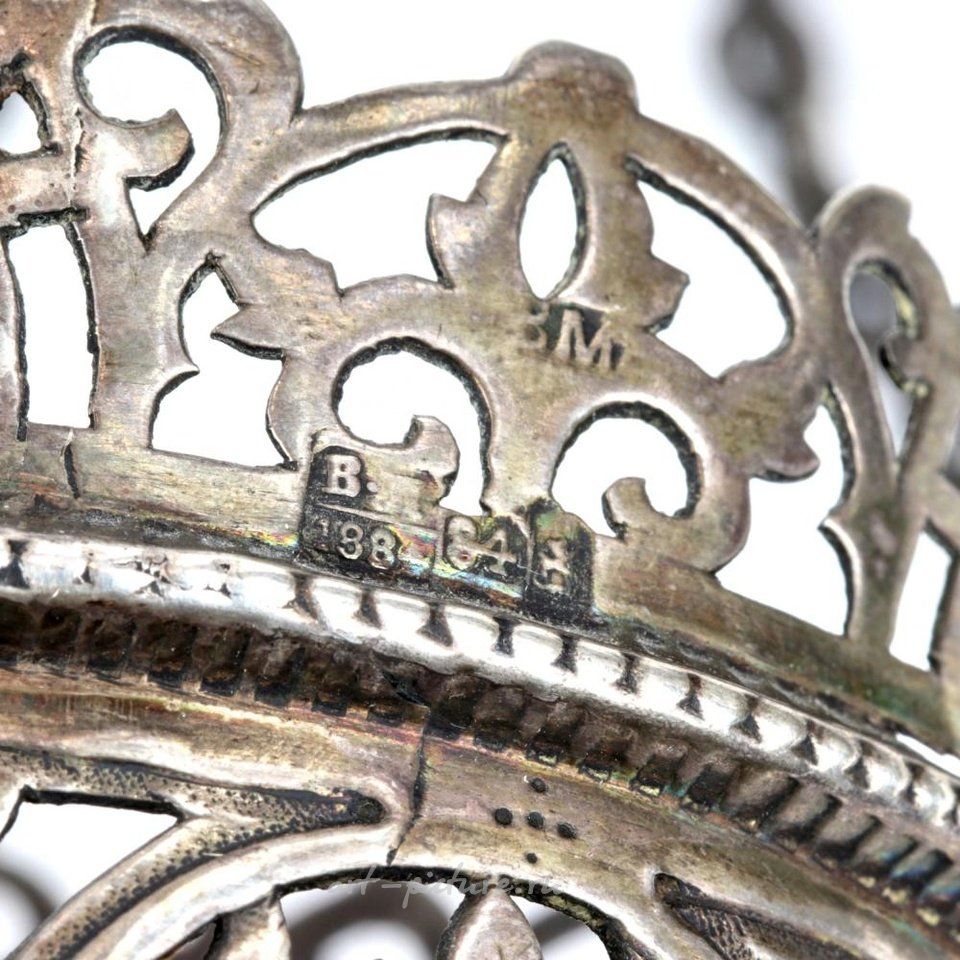 Русское серебро , Серебряная лампада в неорусском стиле.