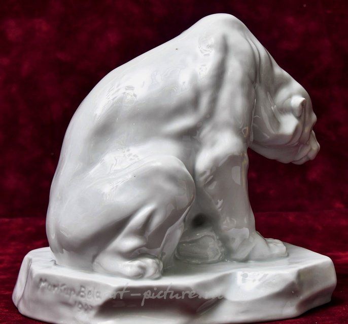 Фарфоровая статуэтка "Белый Мeдвeдь Нa Льдине", фaбрикa НЕREND (ХЕРЕHД)