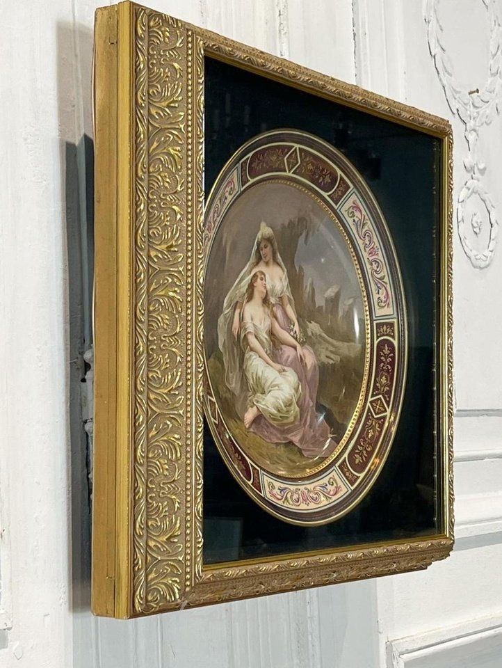 Royal Vienna , Тарелка с изображением двух богинь из Royal Vienna