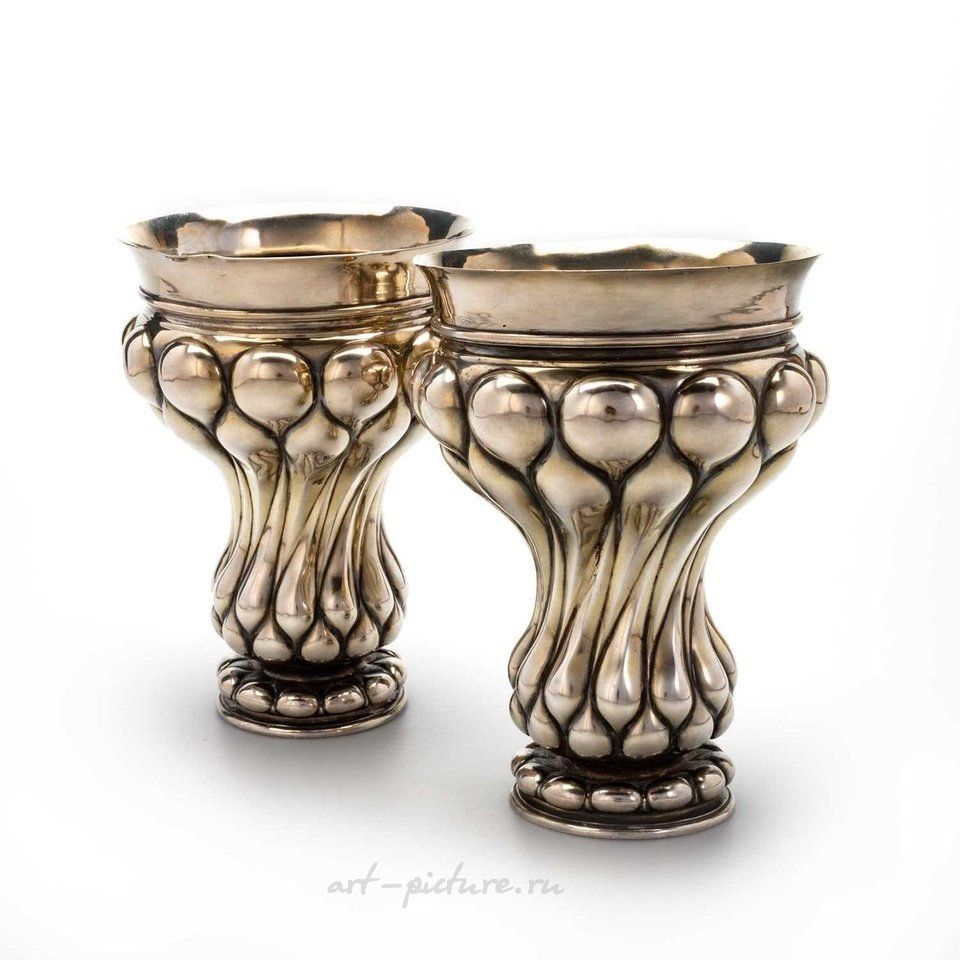 Russian silver , A PAIR OF LARGE CONTINENTAL SILVER BEAKERS