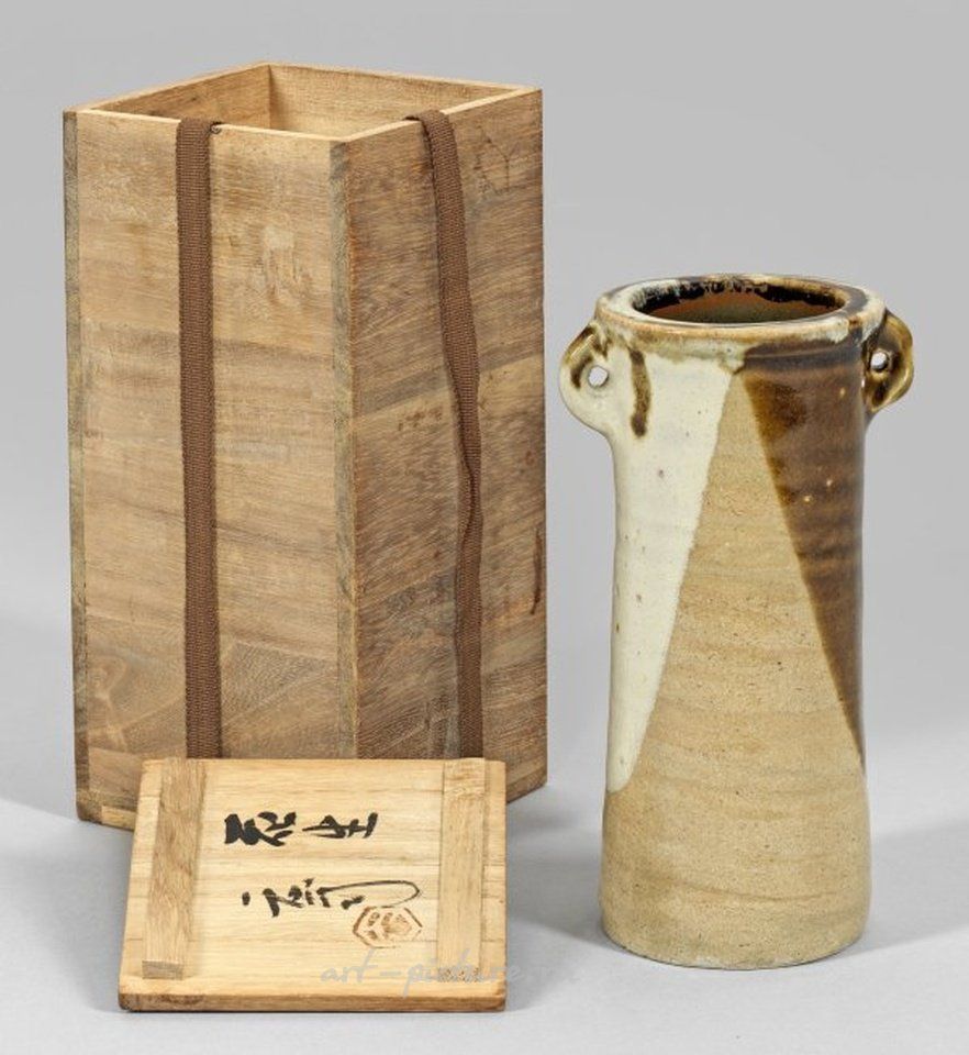 Ceramic vase by Shoji Hamada with original Tomobako wooden box.