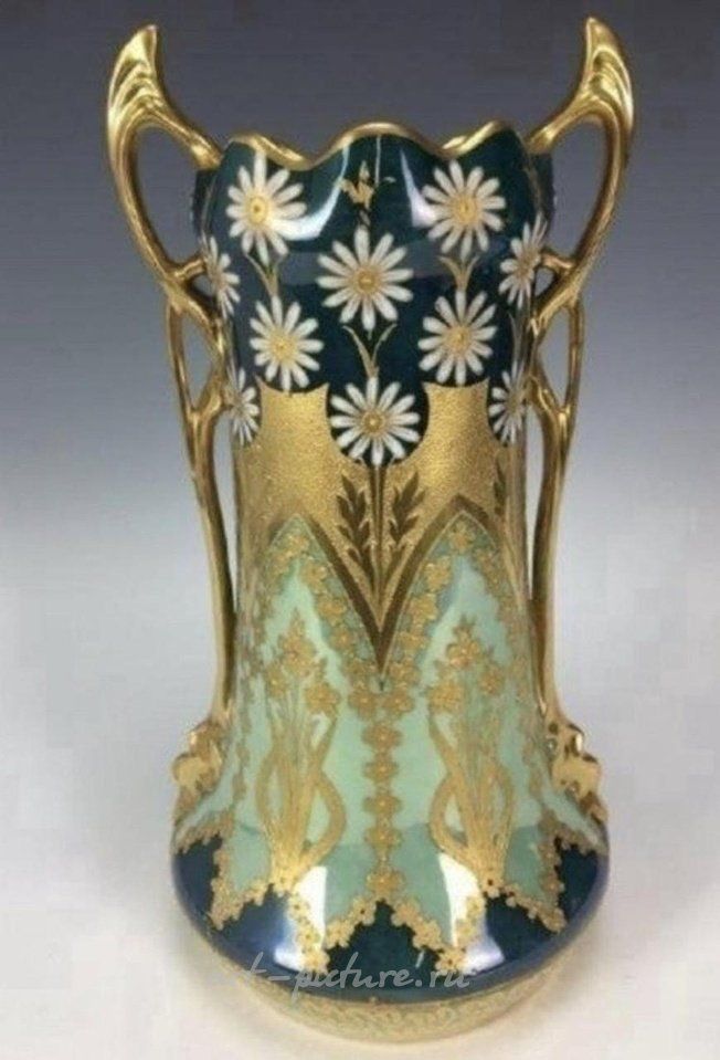 Royal Vienna Porcelain , A MAGNIFICENT ROYAL VIENNA VASE