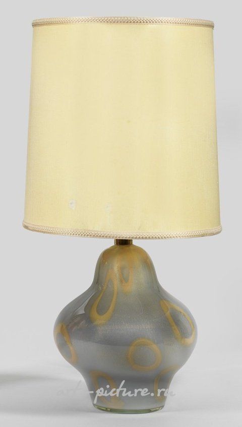 Настольная лампа из итальянского муранского стекла.
