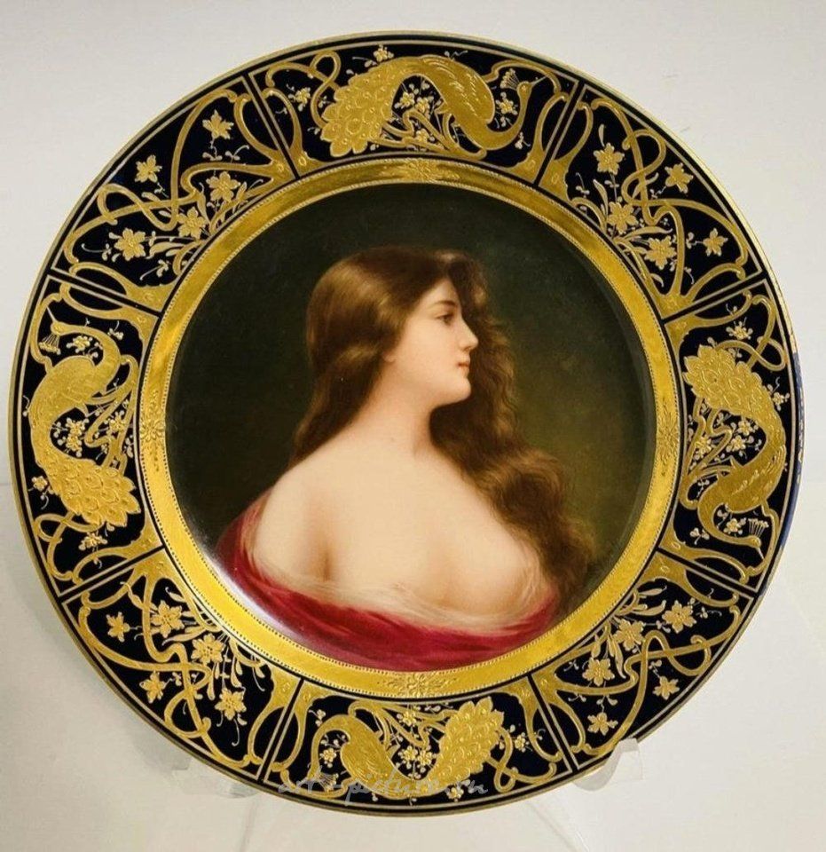 Royal Vienna , Фарфоровая тарелка с портретом, 19 век.