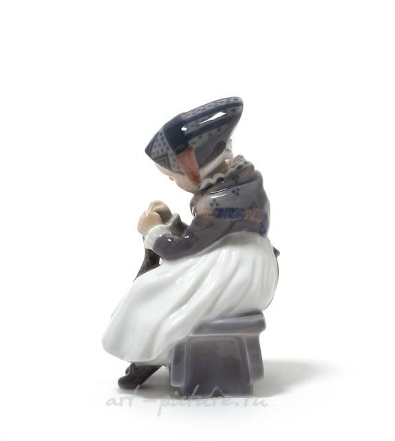 Binding Girl. Denmark, Copenhagen, Royal Copenhagen